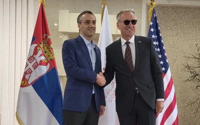 Američki poslovni duh u Sevojnu – zamenik ambasadora i otpravnik poslova ambasade SAD u Srbiji Aleks Titolo sa saradnicima posetio VBS